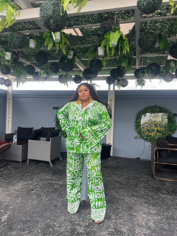 {"ARInfo":{"IsUseAR":false},"Version":"1.0.0","MakeupInfo":{"IsUseMakeup":false},"FaceliftInfo":{"IsChangeEyeLift":false,"IsChangeFacelift":false,"IsChangePostureLift":false,"IsChangeNose":false,"IsChangeFaceChin":false,"IsChangeMouth":false,"IsChangeThinFace":false},"BeautyInfo":{"SwitchMedicatedAcne":false,"IsAIBeauty":false,"IsBrightEyes":false,"IsSharpen":false,"IsOldBeauty":false,"IsReduceBlackEyes":false},"HandlerInfo":{"AppName":2},"FilterInfo":{"IsUseFilter":false}}